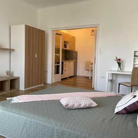 Neighbor Of Gellert Spa By Nw Boedapest Buitenkant foto